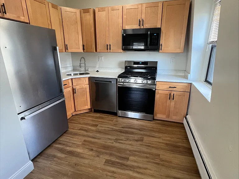 16 Flint St — Photo 2