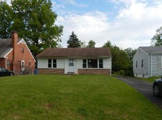 8016 Blueberry Ln, Saint Louis, MO