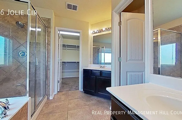136 Jolie Cir — Photo 11
