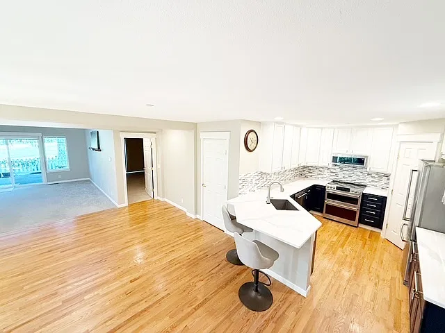 160 E Soderberg Rd — Photo 3
