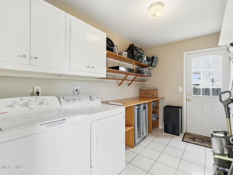 473 Tamiami Dr — Photo 11