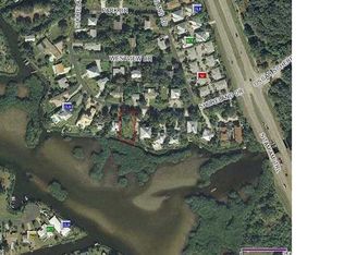 302 Shoreland Dr, Osprey, FL 34229