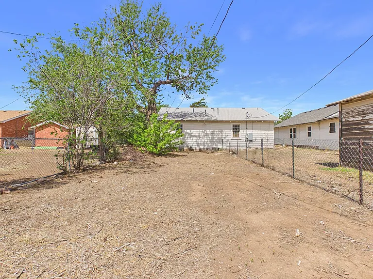 913 S Louisiana St #B — Photo 17