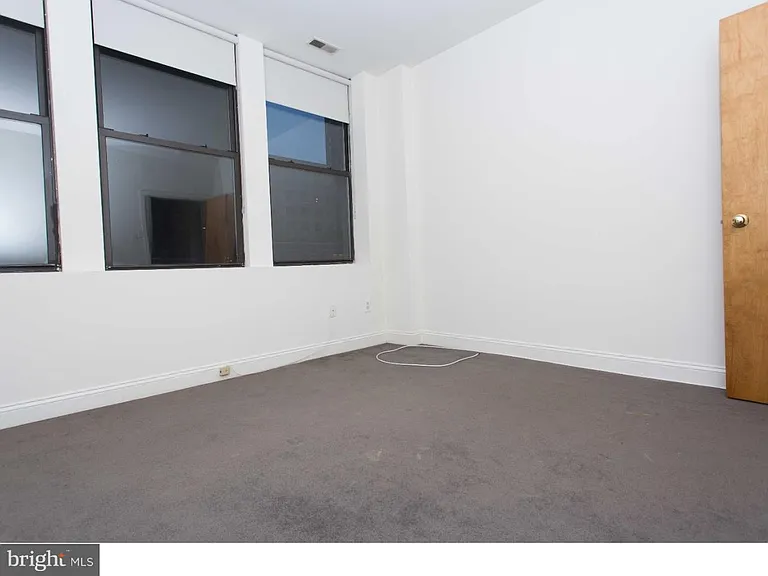 2201 S 16th St #1201 — Photo 13