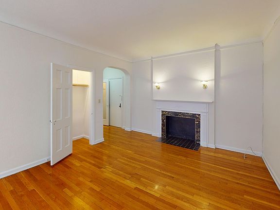 5th image of 2566 Kemper Rd APT 304