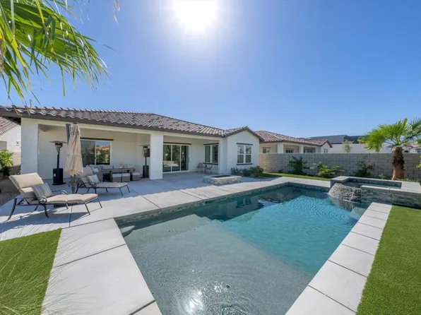 75694 Axis Ct, Palm Desert, CA 92211