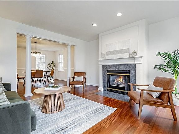 5th image of 16 Shipley Cir
