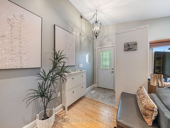 5th image of 14 Lawrence Cres
