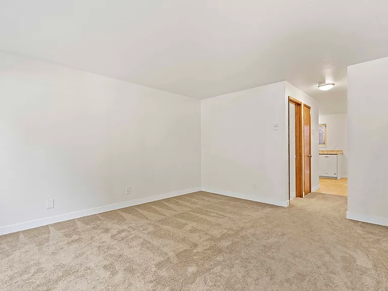 Cypress Lane Apartments — Photo 27