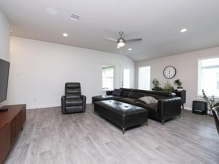 14209 Silver Maple Ct — Photo 21