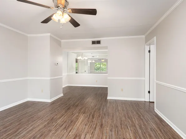 1813 Hackberry Ln APT 10, Tuscaloosa, AL 35401