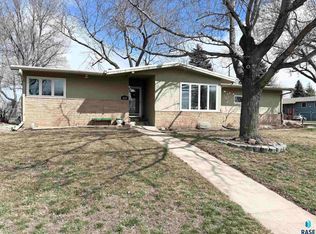 4212 S Highland Ave, Sioux Falls, SD 57103