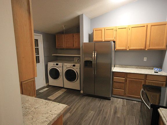 4th image of 1010 Noble Ct