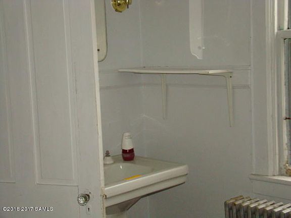 5th image of 8 Spring St
