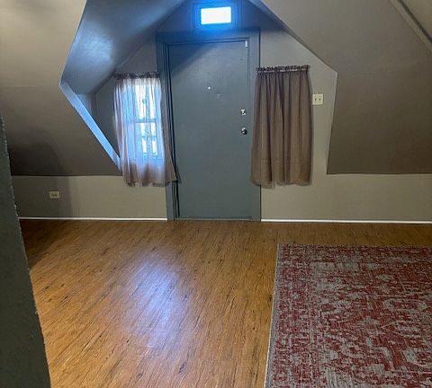 Kitchen/LR Combo & Door to Back Deck
