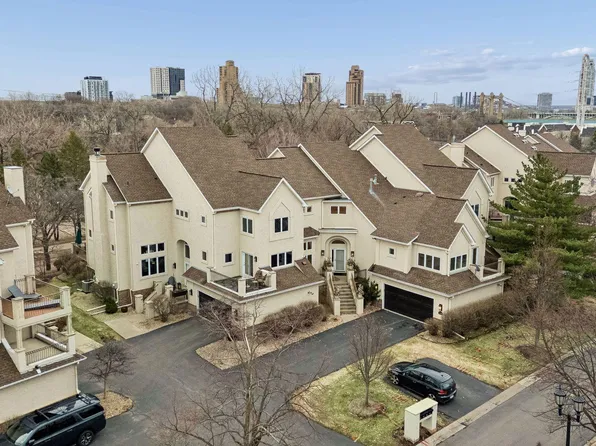 406 River St, Minneapolis, MN 55401