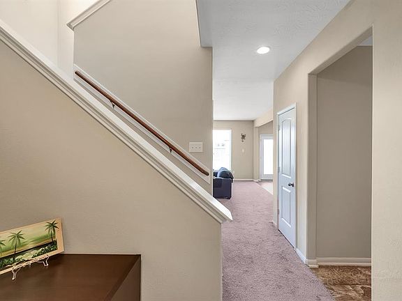 5th image of 8015 Oxbow Manor Ln