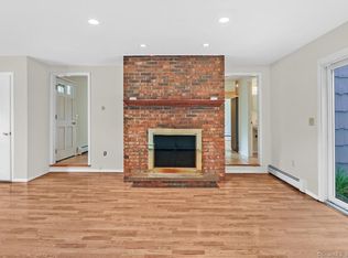 458 Elm St, Monroe, CT 06468