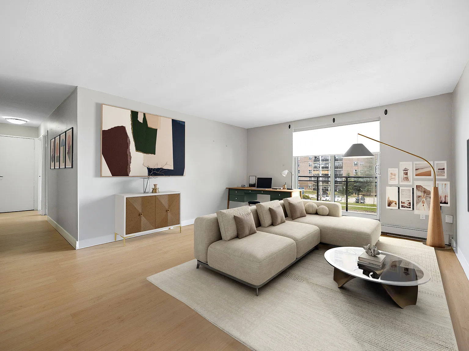 725 Wonderland Road South — Photo 4
