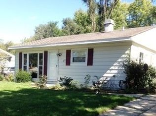 35 Birch St, Carpentersville, IL 60110