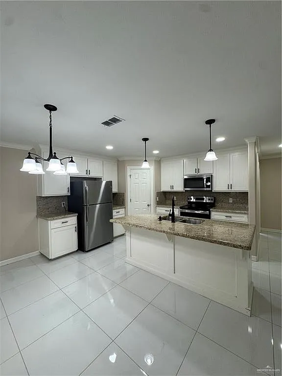 3 bed, 2.0 bath, 1500 sqft, $1,350 — Photo 4