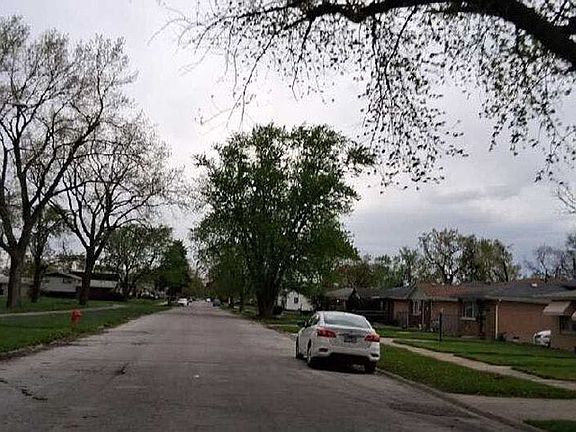 5th image of 16037 Marshfield Ave