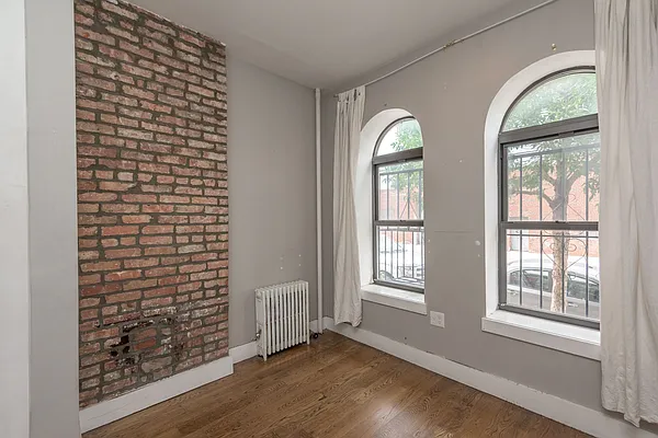 Rented by Nooklyn NYC LLC | media 31