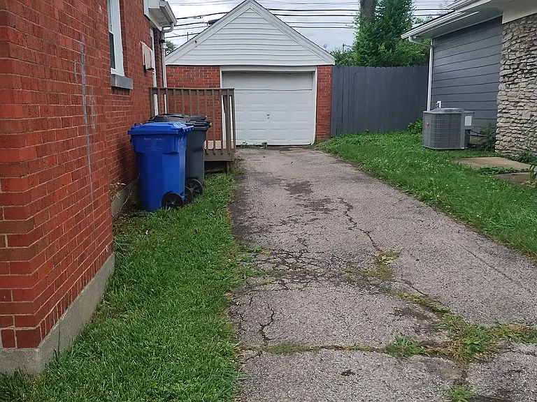 555 Bob O Link Dr — Photo 14