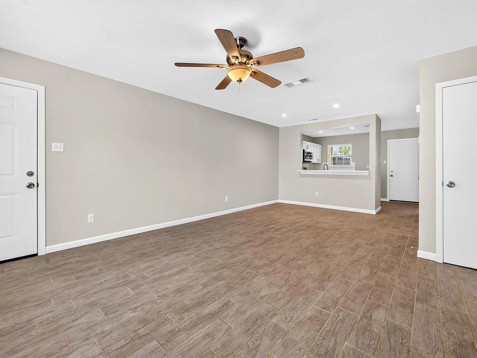 2 bed, 2.0 bath, 1000 sqft, $1,895 — Photo 3