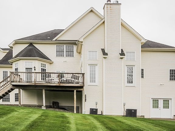 4th image of 46 Oakbrook Ln