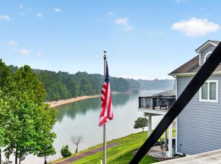 1052 Coves End Rd, Huddleston, VA 24104