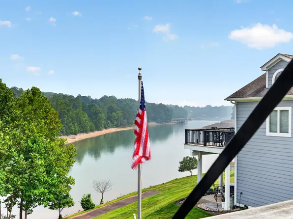 1052 Coves End Rd, Huddleston, VA 24104