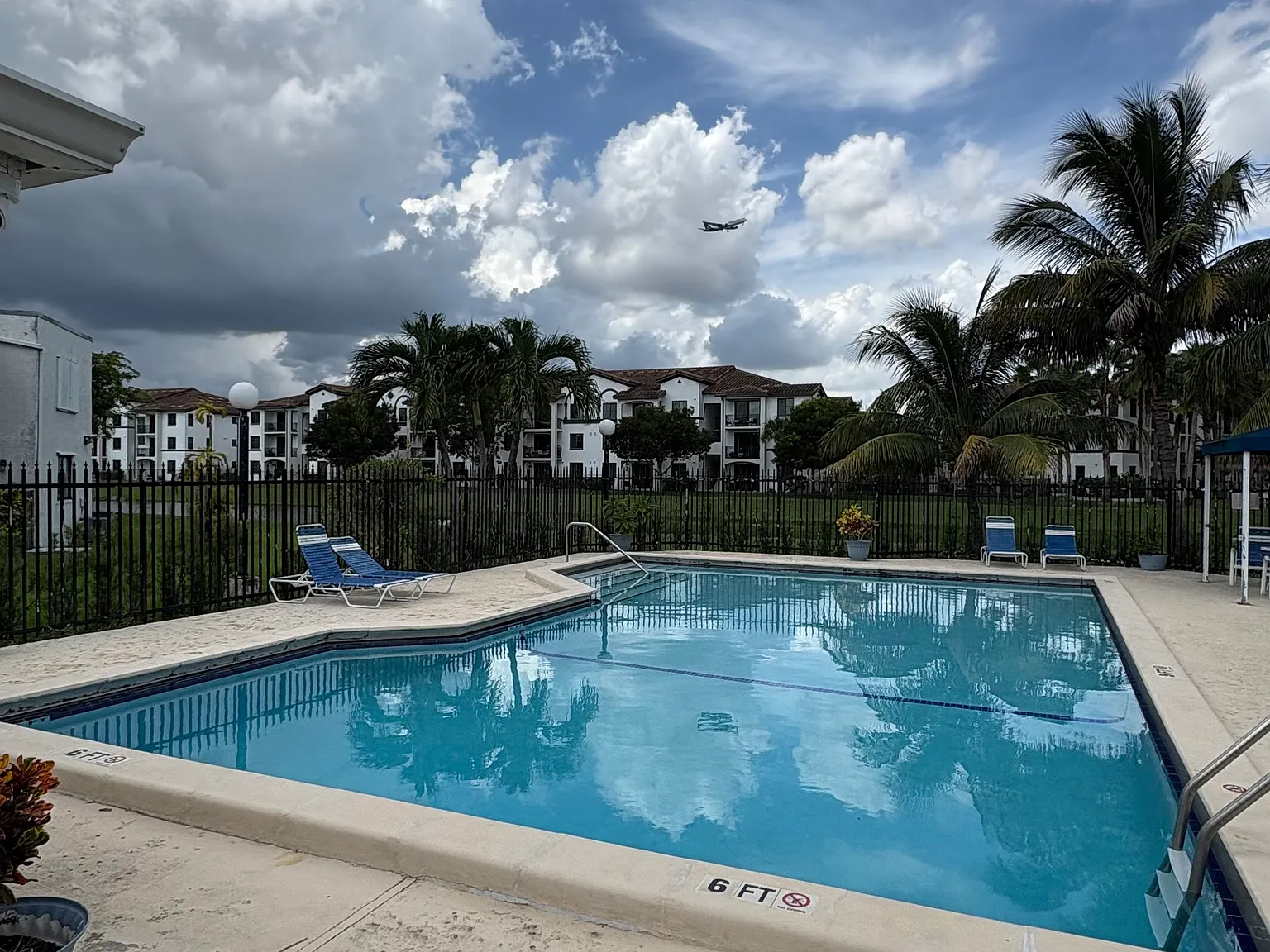 2 bed, 1000 sqft, $2,450 — Photo 4