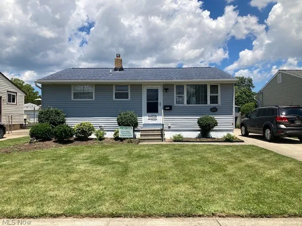 15500 Richard Dr, Brookpark, OH 44142