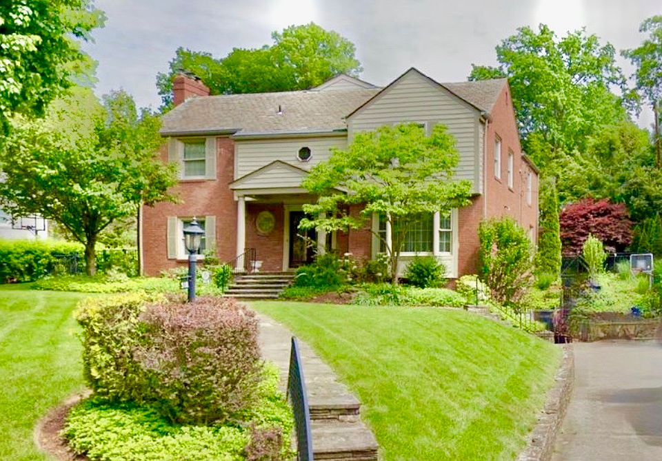 Luxury home in Virginia Manor, Mt. Lebanon, PA