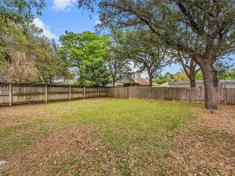 302 Palm Blvd N — Photo 40