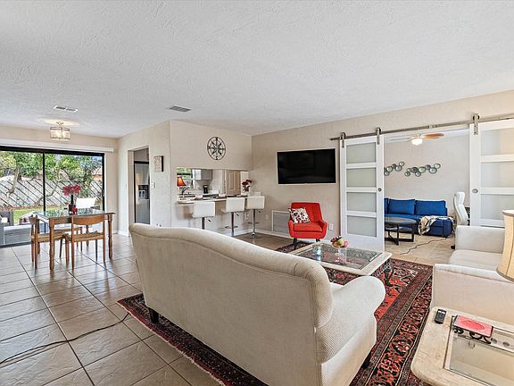 3rd image of 3811 Neptune Dr SE