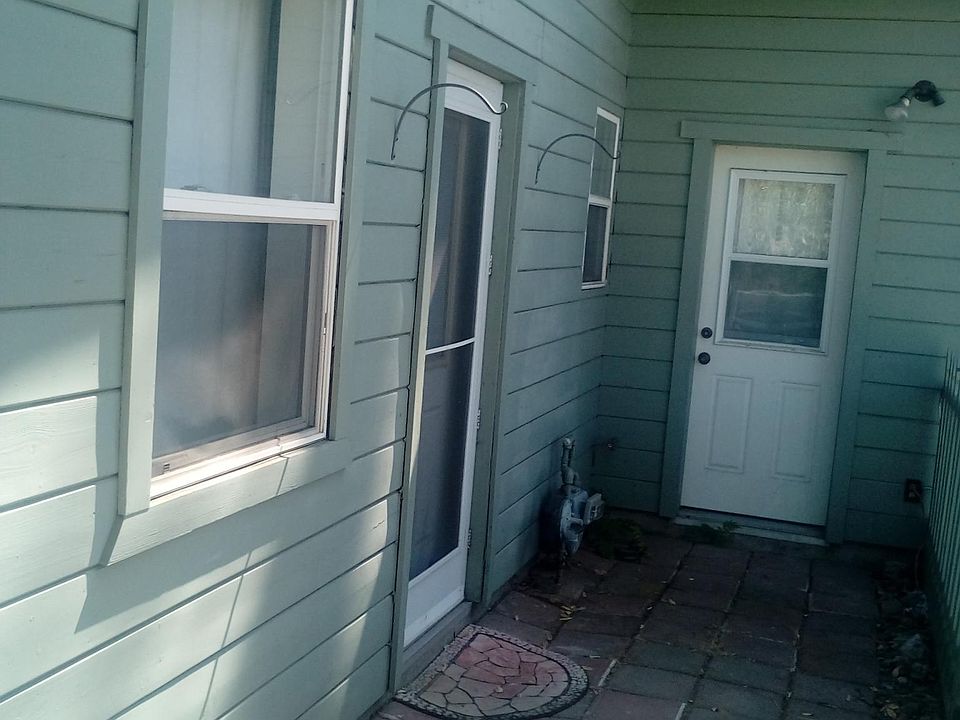 2nd image of 1842 Hill Dr