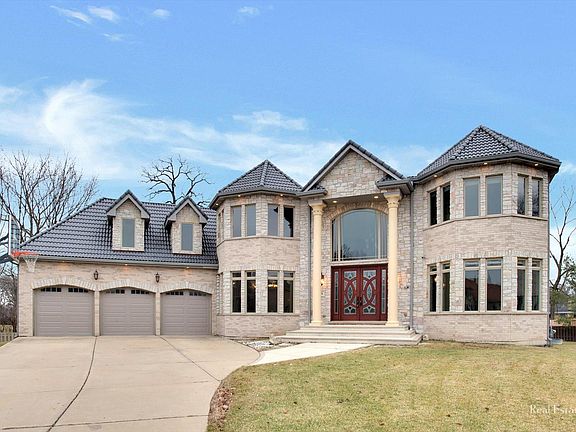 2nd image of 218 Cara Ln