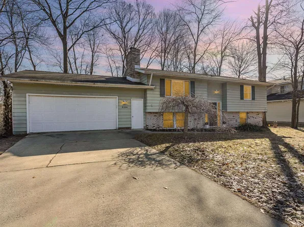 5104 Russell St, Midland, MI 48640