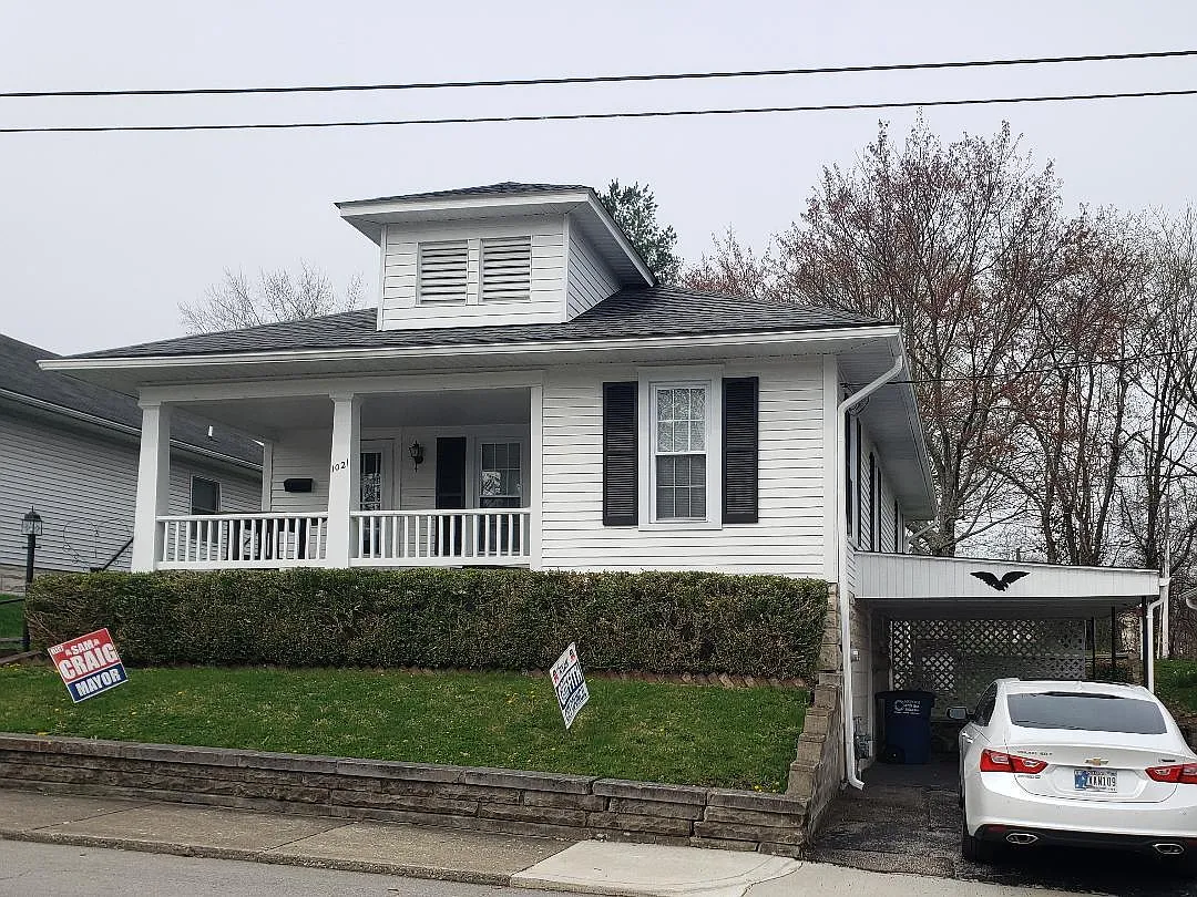 1021 R St photo 1