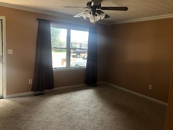 4th image of 125 Lauren Dr