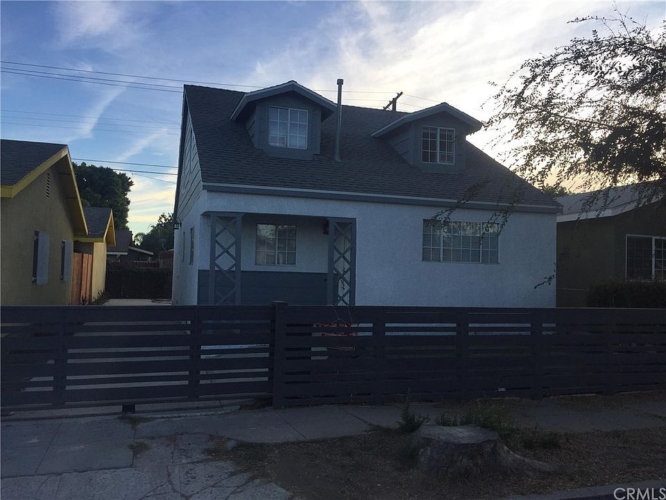 1st image of 1104 W 67th St