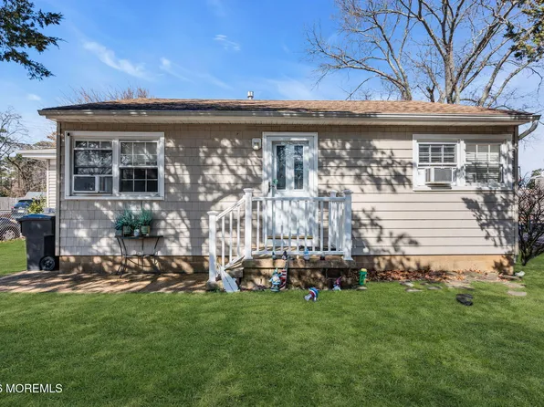 2 Castro Grove Drive, Toms River, NJ 08753