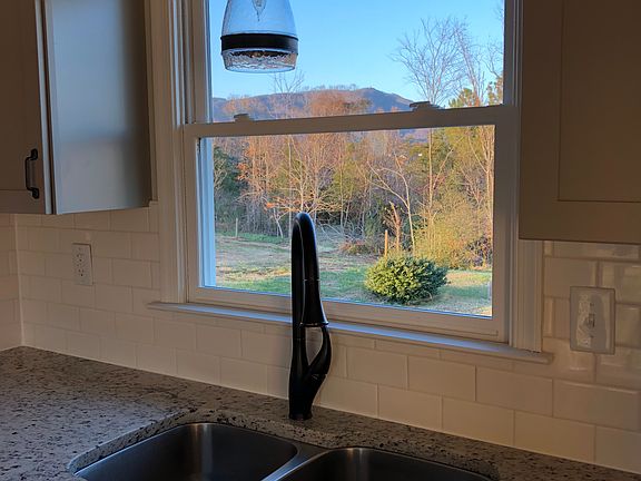 4th image of 173 Nottaway Dr