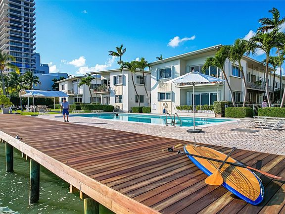 3rd image of 1110 W Venetian Way #2D