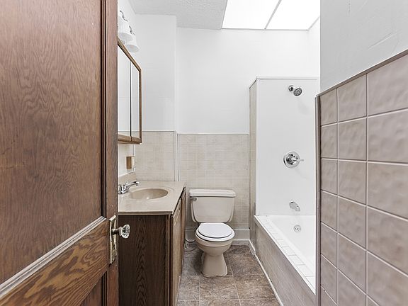 4th image of 442 Orange St #5