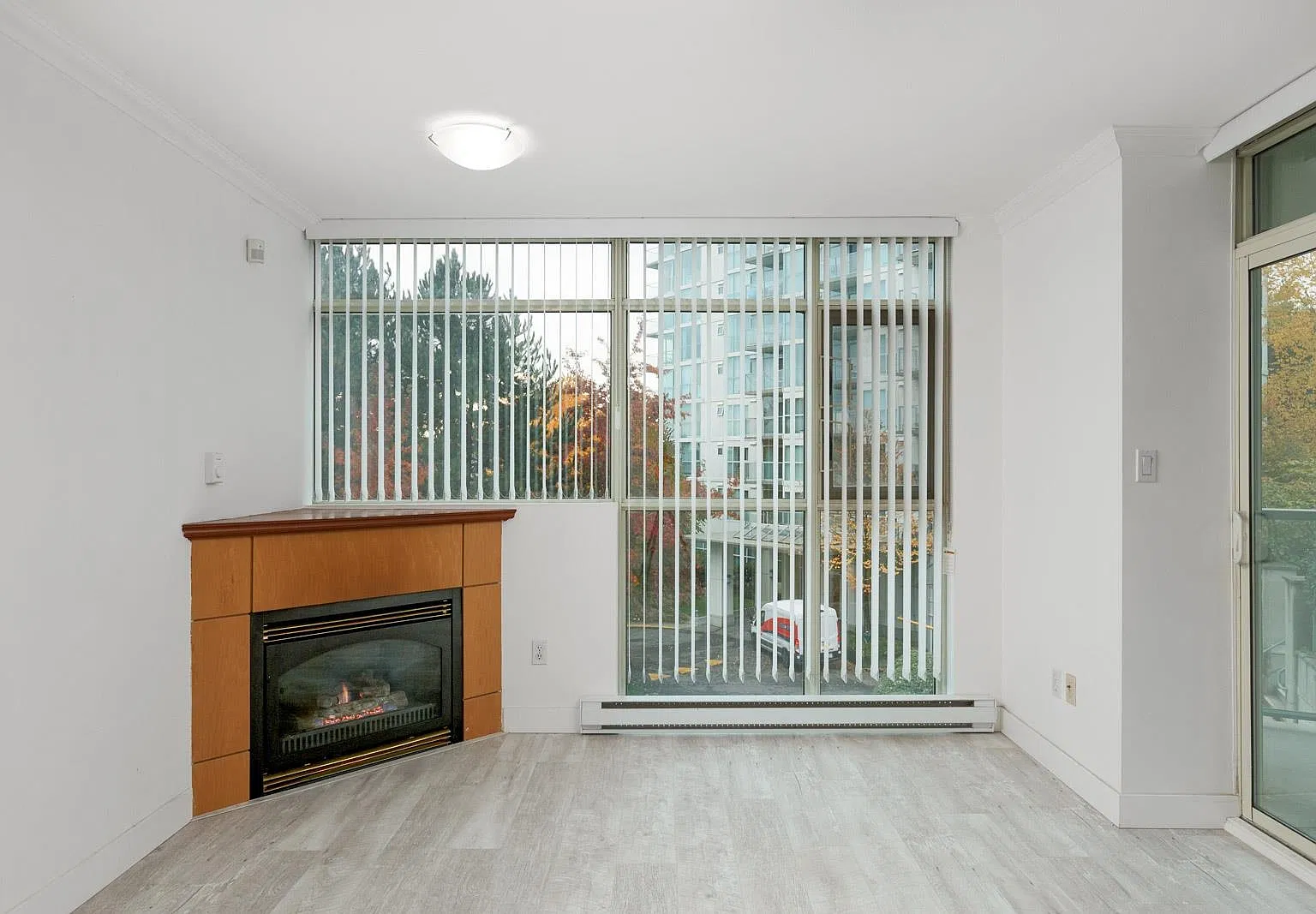 2 bed, 861 sqft, $2,600 — Photo 1