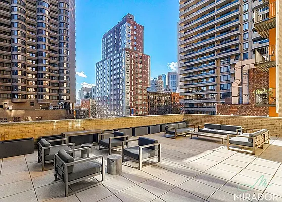 Rented by Mirador Real Estate | media 23