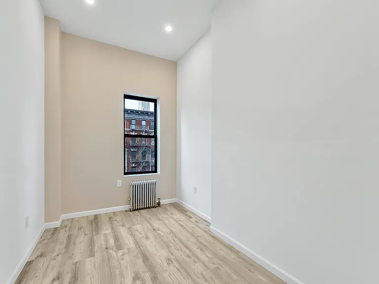 1670 1st Ave #4N — Photo 6